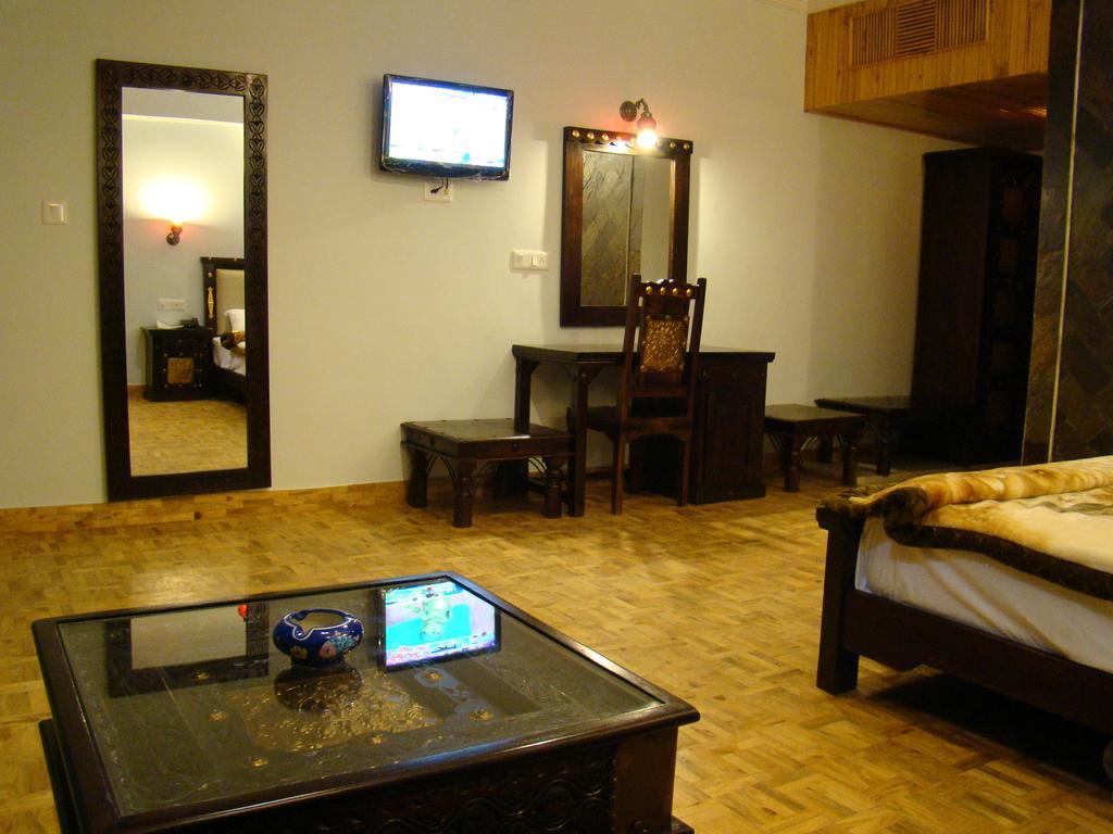 Hotel The Himachal Inn Manāli Exterior foto